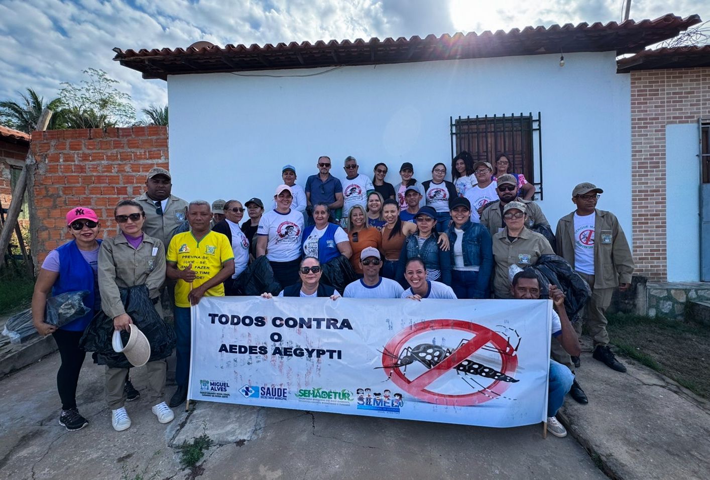 SECRETARIA MUNICIPAL DE SAÚDE INICIA CAMPANHA DE COMBATE À DENGUE NO BAIRRO COHEBE